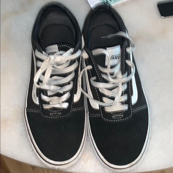 Black and white vans in good condition